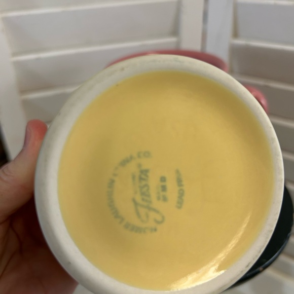 Fiesta USA 2 mugs Fiestaware marked on bottom - pink and soft yellow - Picture 10 of 15